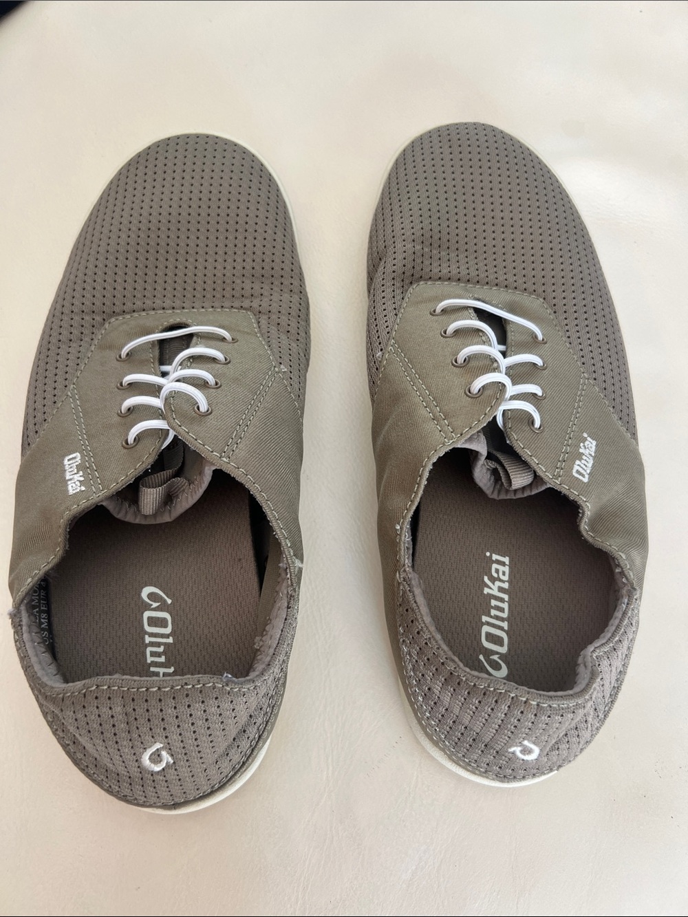 OluKai Men's Nohea Moku Sz 8 Casual slip on sneakers. Drop in Heel,Quick drying.